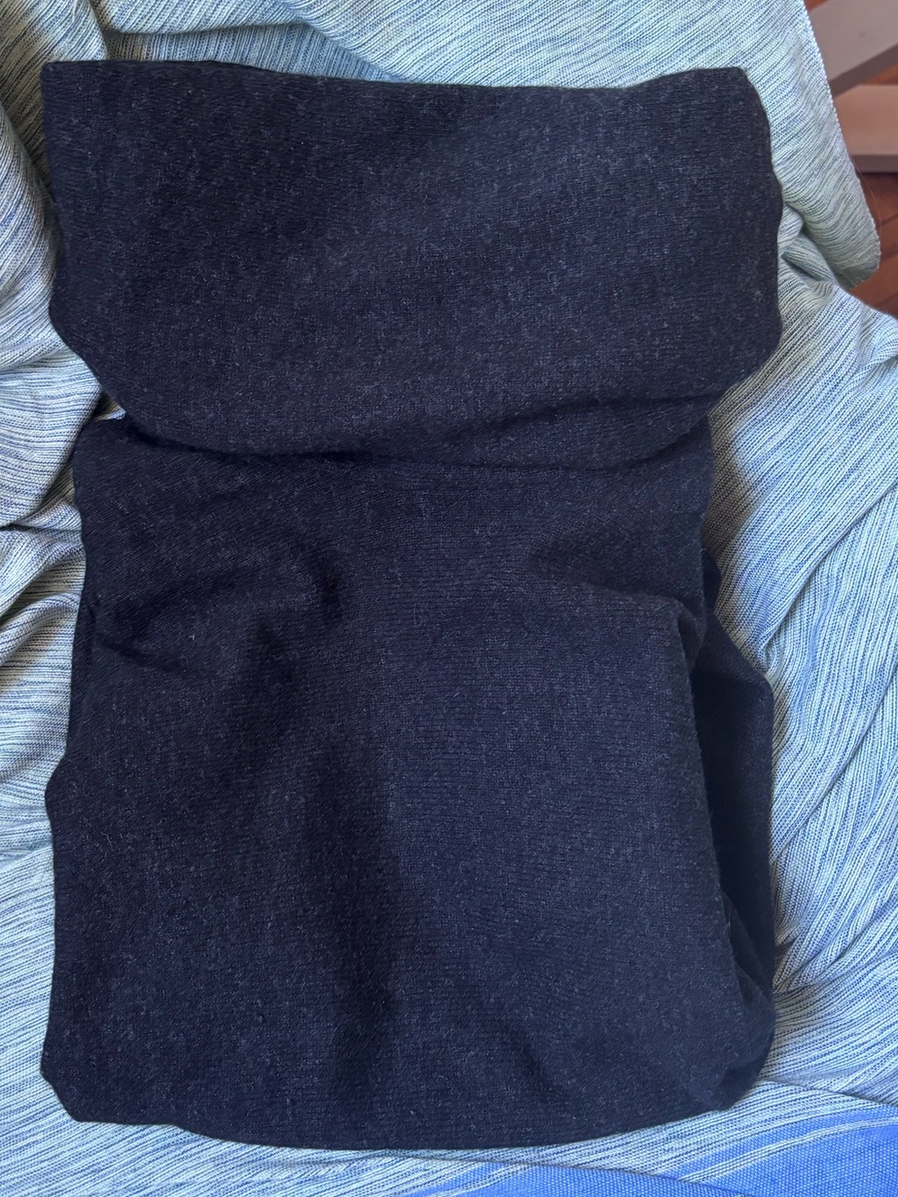 Vince cashmere blend super flattering turtleneck - Picture 6 of 8